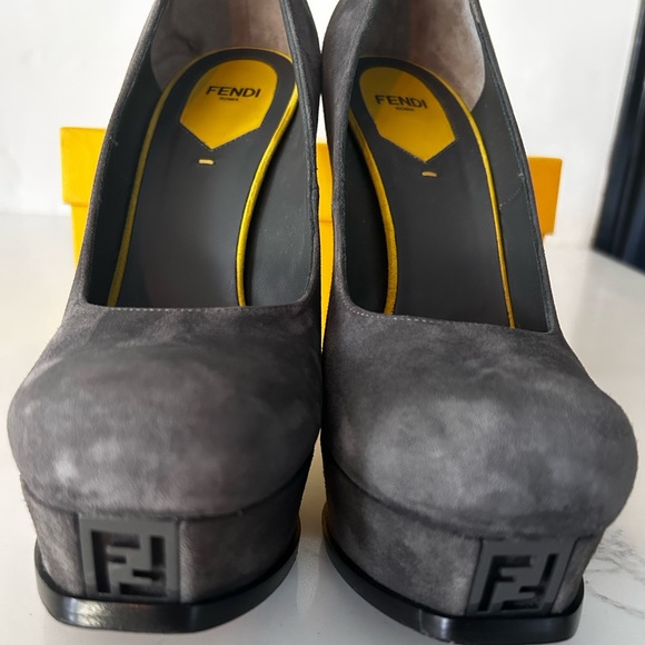 Suede gray Fendi platforms with neon yellow heels. - Picture 7 of 13